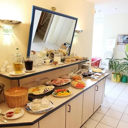 F-1010 Strandhaus Moenchgut Dz 37 Strandnah, Inkl Fruehstueck Otel *