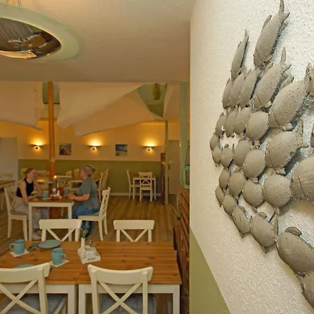 Otel F-1010 Strandhaus Moenchgut Dz 37 Strandnah, Inkl Fruehstueck Lobbe