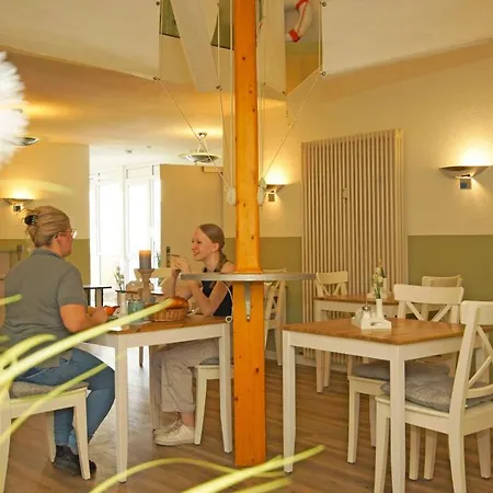 F-1010 Strandhaus Moenchgut Dz 37 Strandnah, Inkl Fruehstueck Otel Lobbe