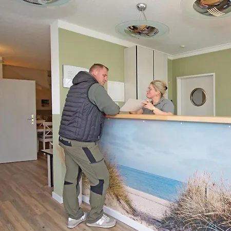 F-1010 Strandhaus Moenchgut Dz 37 Strandnah, Inkl Fruehstueck Hotel Lobbe