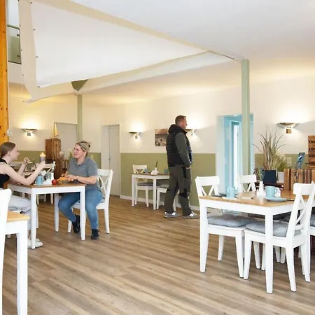 F-1010 Strandhaus Moenchgut Dz 37 Strandnah, Inkl Fruehstueck * Lobbe